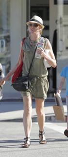 Naomi Watts feet photo thumbnail