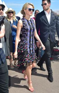 Naomi Watts feet photo thumbnail