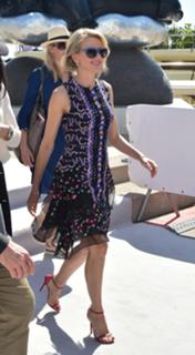 Naomi Watts feet photo thumbnail