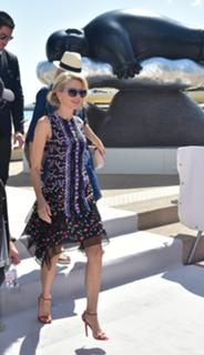 Naomi Watts feet photo thumbnail