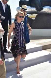 Naomi Watts feet photo thumbnail