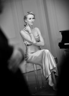 Naomi Watts feet photo thumbnail