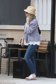 Naomi Watts feet photo thumbnail