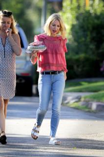 Naomi Watts feet photo thumbnail