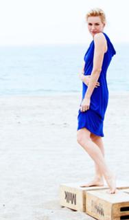 Naomi Watts feet photo thumbnail