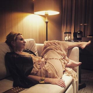 Naomi Watts feet photo thumbnail