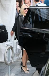 Naomi Watts feet photo thumbnail