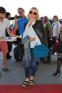 Naomi Watts feet photo thumbnail