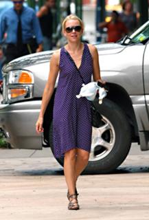 Naomi Watts feet photo thumbnail