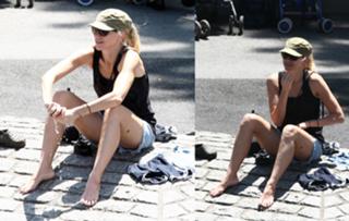Naomi Watts feet photo thumbnail