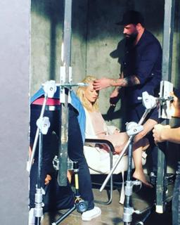 Naomi Watts feet photo thumbnail