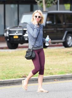 Naomi Watts feet photo thumbnail
