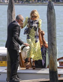 Naomi Watts feet photo thumbnail