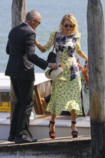 Naomi Watts feet photo thumbnail