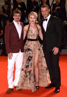 Naomi Watts feet photo thumbnail