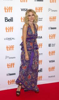 Naomi Watts feet photo thumbnail