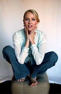 Naomi Watts feet photo thumbnail