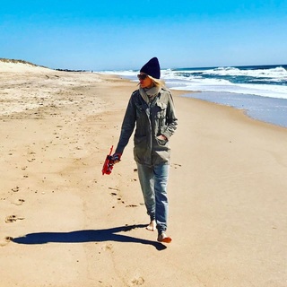 Naomi Watts feet photo thumbnail