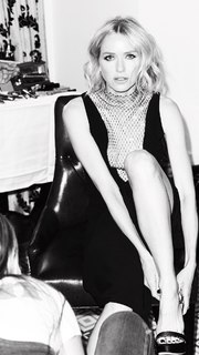 Naomi Watts feet photo thumbnail