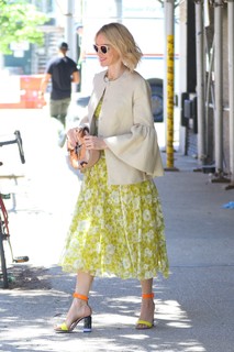 Naomi Watts feet photo thumbnail