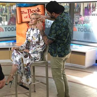 Naomi Watts feet photo thumbnail