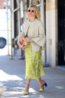 Naomi Watts feet photo thumbnail