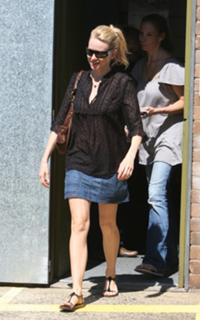 Naomi Watts feet photo thumbnail