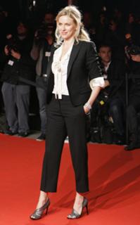 Naomi Watts feet photo thumbnail