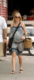 Naomi Watts feet photo thumbnail