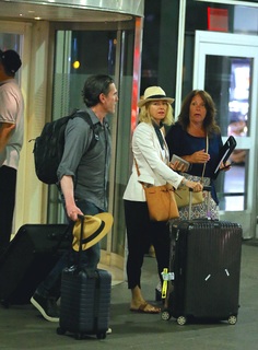 Naomi Watts feet photo thumbnail