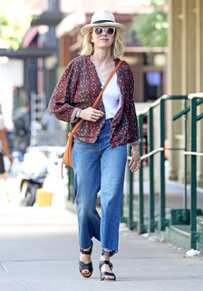 Naomi Watts feet photo thumbnail