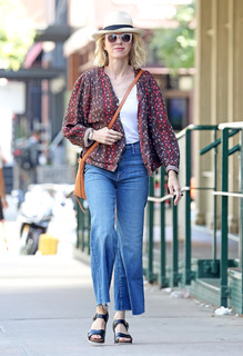 Naomi Watts feet photo thumbnail