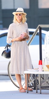 Naomi Watts feet photo thumbnail