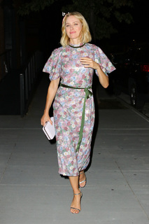 Naomi Watts feet photo thumbnail