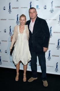 Naomi Watts feet photo thumbnail