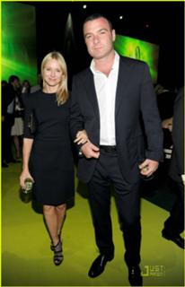 Naomi Watts feet photo thumbnail