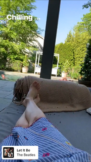 Naomi Watts feet photo thumbnail
