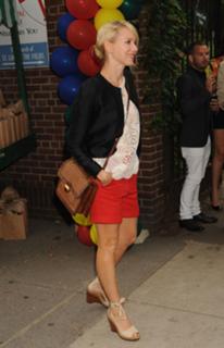 Naomi Watts feet photo thumbnail