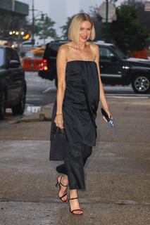 Naomi Watts feet photo thumbnail