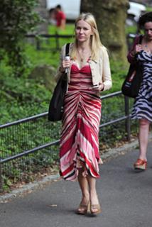 Naomi Watts feet photo thumbnail