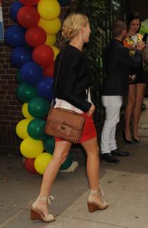 Naomi Watts feet photo thumbnail