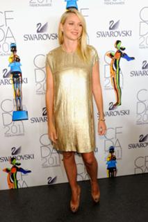 Naomi Watts feet photo thumbnail