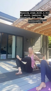 Naomi Watts feet photo thumbnail