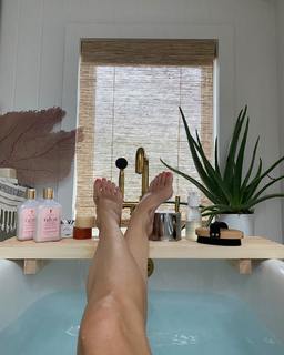 Naomi Watts feet photo thumbnail