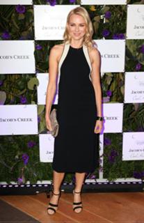 Naomi Watts feet photo thumbnail