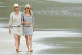 Naomi Watts feet photo thumbnail