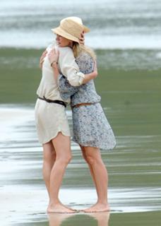 Naomi Watts feet photo thumbnail