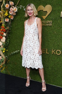 Naomi Watts feet photo thumbnail