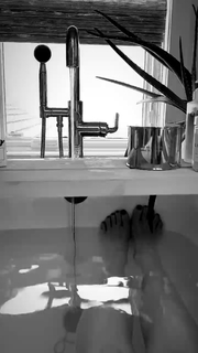 Naomi Watts feet photo thumbnail