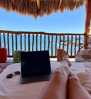Naomi Watts feet photo thumbnail